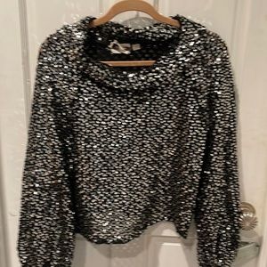 Balloon sleeved dressy top